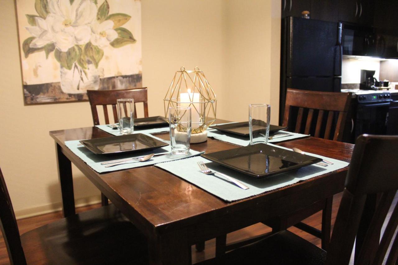 Old Fort Loft King & Queen Suites Nearest Accomodation To Marshals Museum Power Your Ev For Free! Fort Smith Exteriör bild