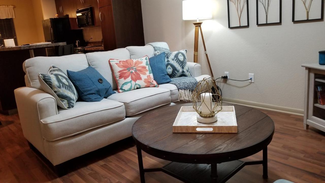 Old Fort Loft King & Queen Suites Nearest Accomodation To Marshals Museum Power Your Ev For Free! Fort Smith Exteriör bild