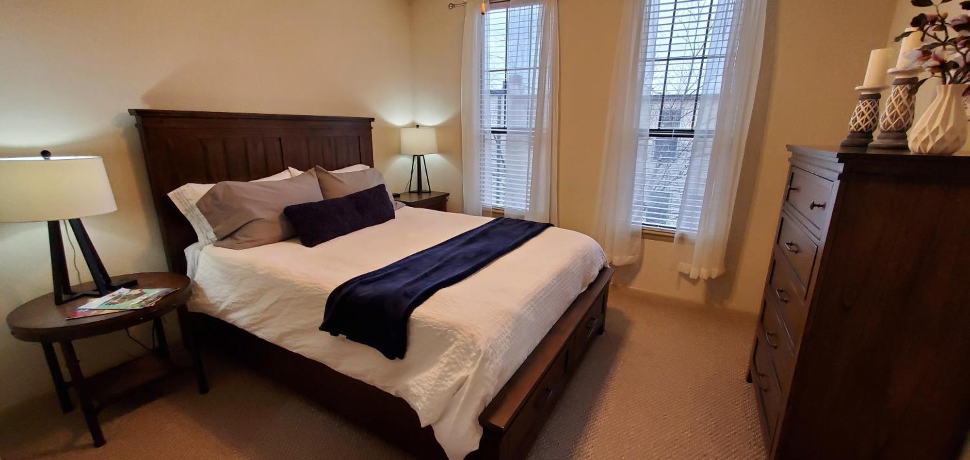 Old Fort Loft King & Queen Suites Nearest Accomodation To Marshals Museum Power Your Ev For Free! Fort Smith Exteriör bild